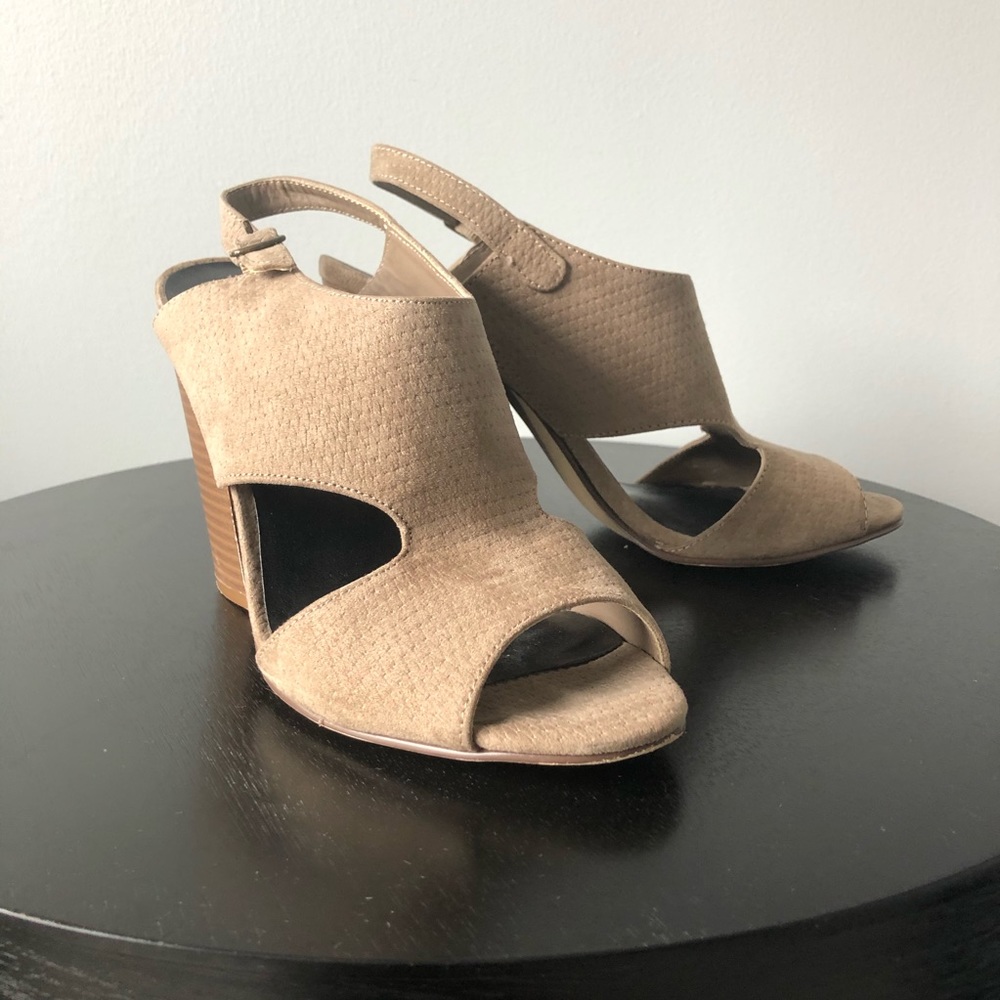 Indigo Rd. Iggy Stamped Cutout Slingback